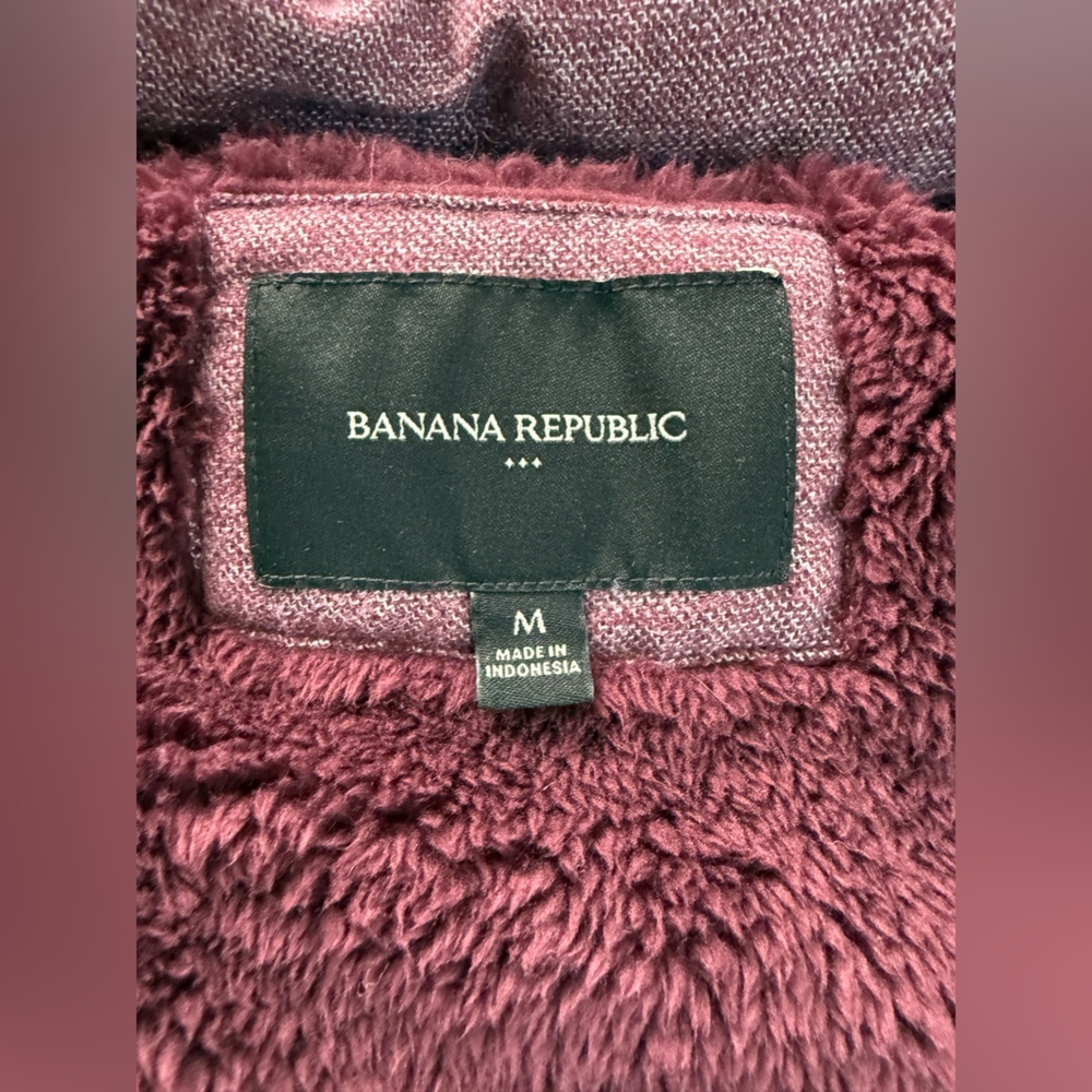 ❤️ Banana Republic Maroon Puffer Vest with Faux Fur Hood - Picture 5 of 6